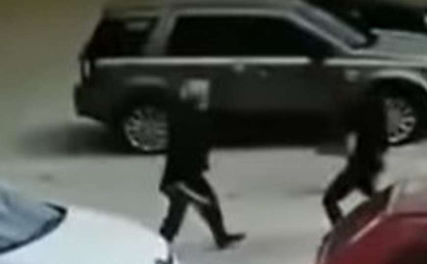 Pojavio se uznemirujući snimak iz Prnjavora: Sjekirom pokušao ubiti mladića